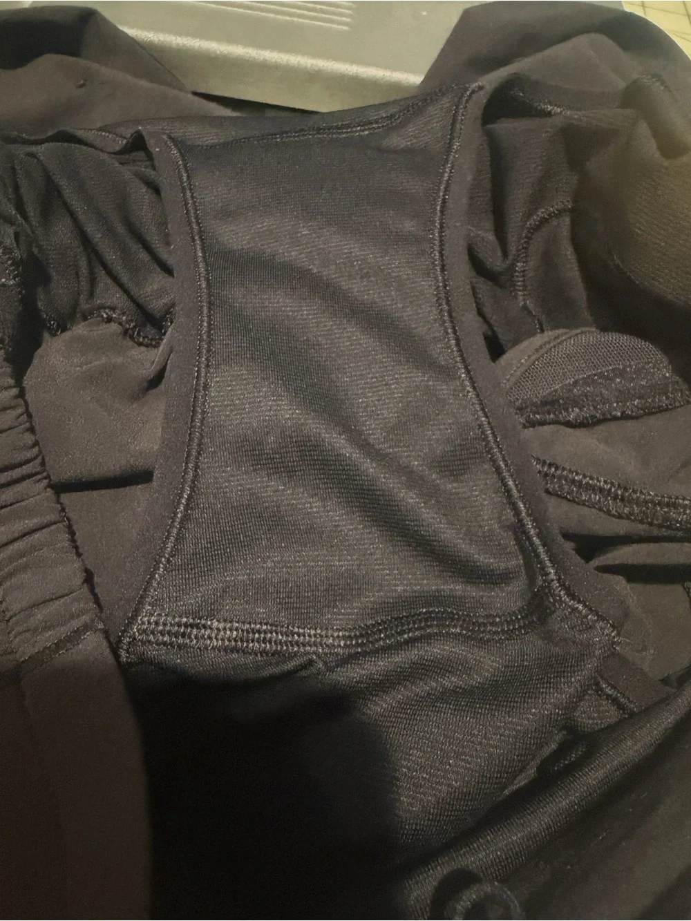 Lululemon Hotty Hots 4” size 6 black